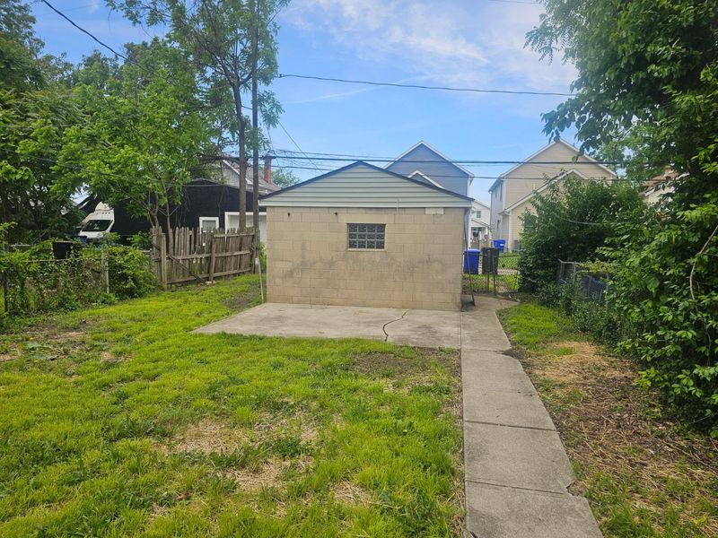 1472 E 25th Avenue , Columbus, OH 43211 Photo 6