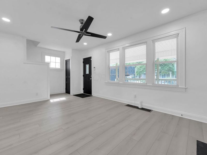 1472 E 25th Avenue, Columbus, OH 43211 Photo 8