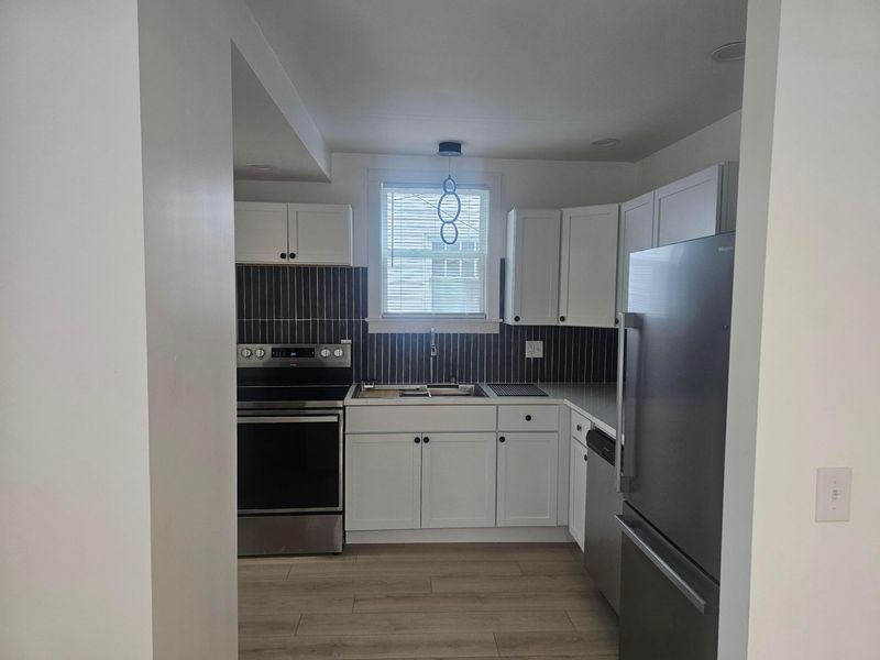 1472 E 25th Avenue , Columbus, OH 43211 Photo 9