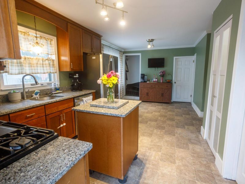135 W Mound Street , South Charleston, OH 45368 Photo 14