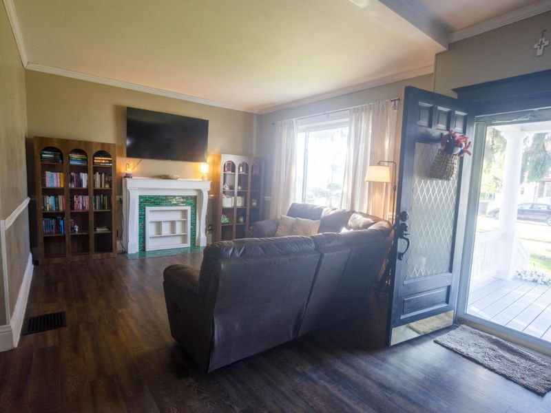 135 W Mound Street , South Charleston, OH 45368 Photo 5
