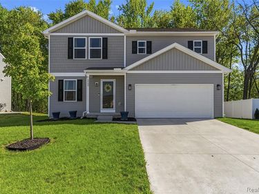 6048 Burton Estates Drive, Burton, MI 48519