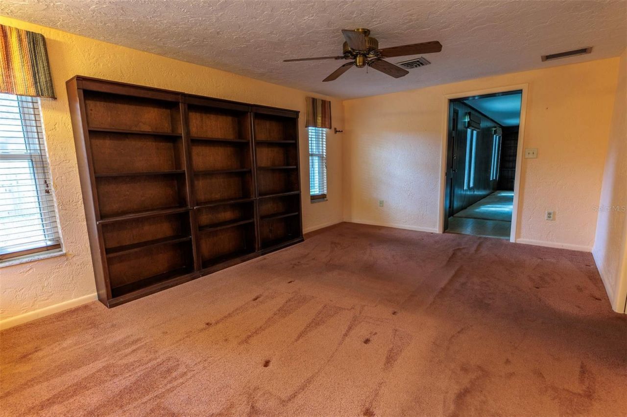 4334 61st Lane N, Kenneth City, FL 33709 Photo