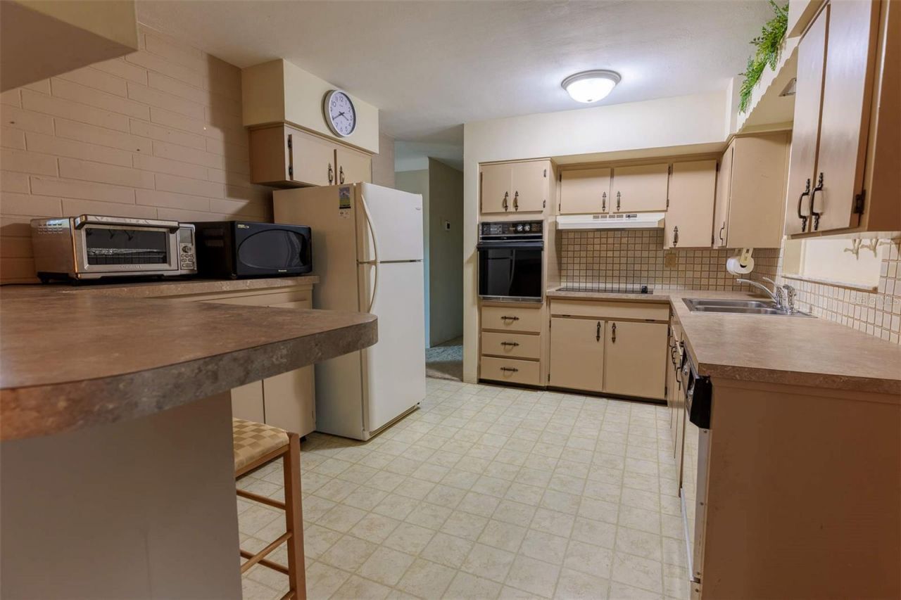 4334 61st Lane N, Kenneth City, FL 33709 Photo