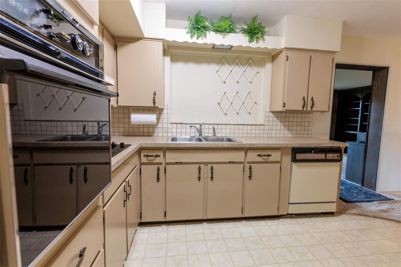 4334 61st Lane N, Kenneth City, FL 33709 Photo