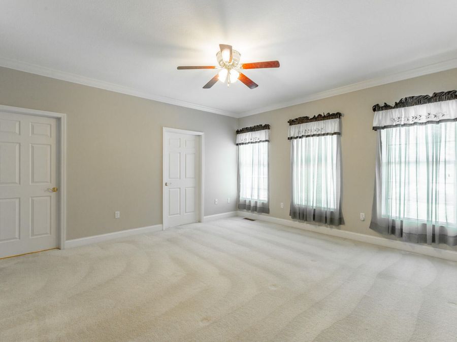 Property Image 100