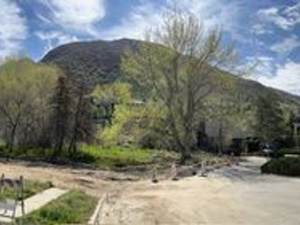 7657 S AVONDALE DR E, Salt Lake City, UT 84121
