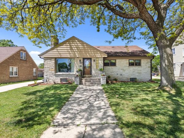 2781 S 76th STREET, West Allis, WI 53219