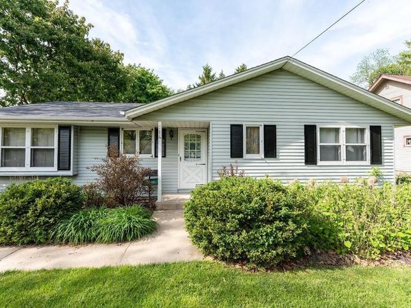 714 E Capitol DRIVE, Hartland, WI 53029