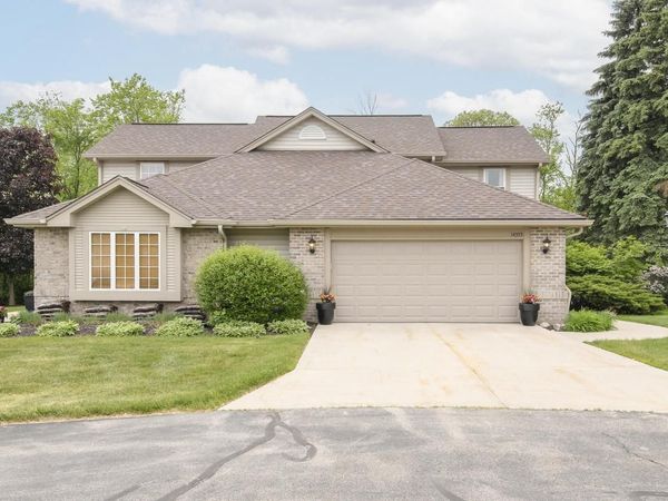 14355 W Lenox DRIVE, New Berlin, WI 53151