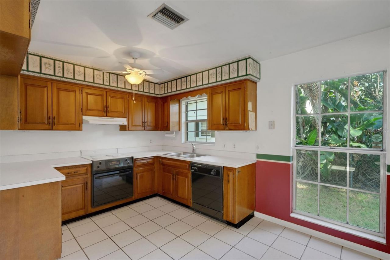 12712 Sebring Boulevard, Tampa, FL 33618 Photo