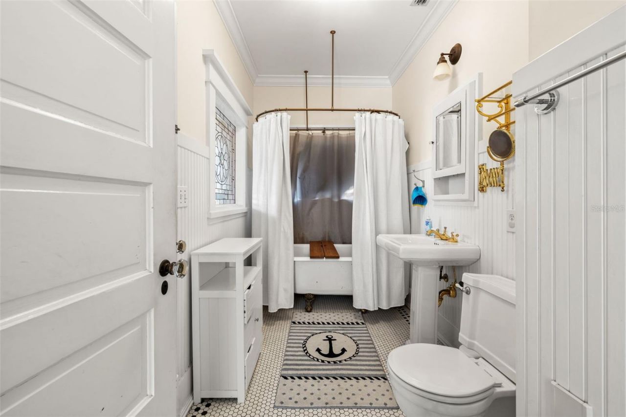 5202 N Seminole Avenue, Tampa, FL 33603 Photo