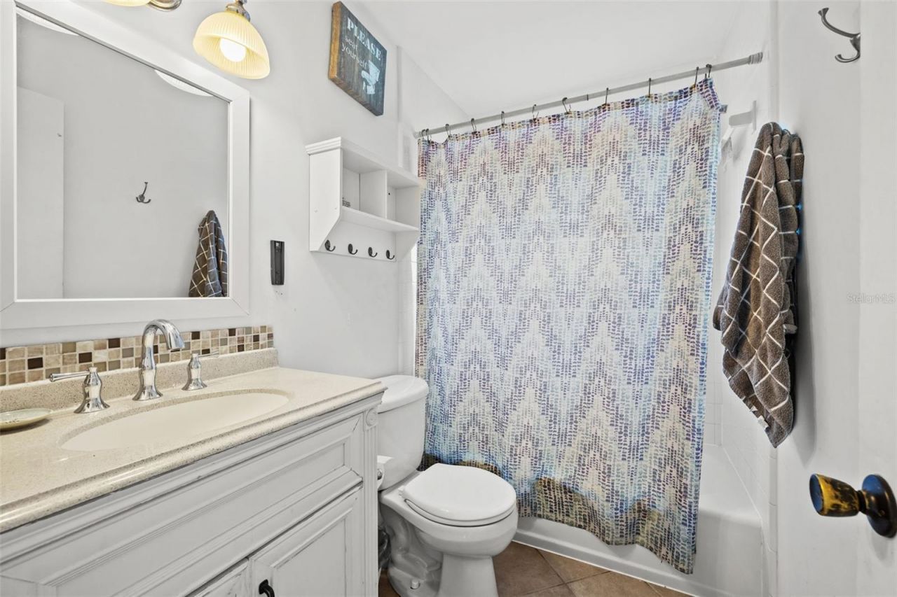 5202 N Seminole Avenue, Tampa, FL 33603 Photo