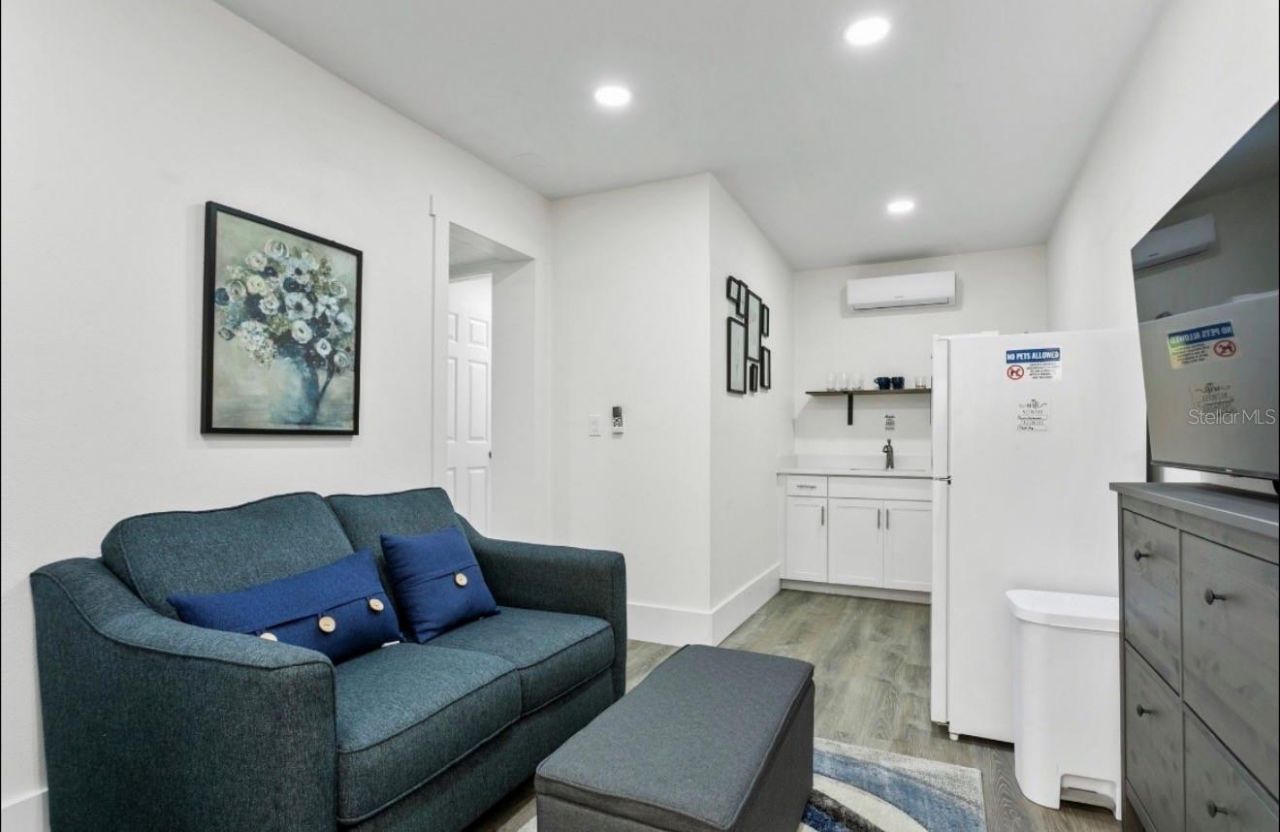 5202 N Seminole Avenue, Tampa, FL 33603 Photo