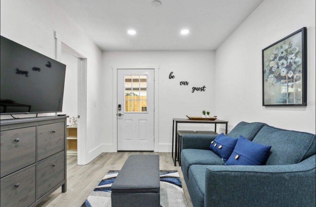 5202 N Seminole Avenue, Tampa, FL 33603 Photo