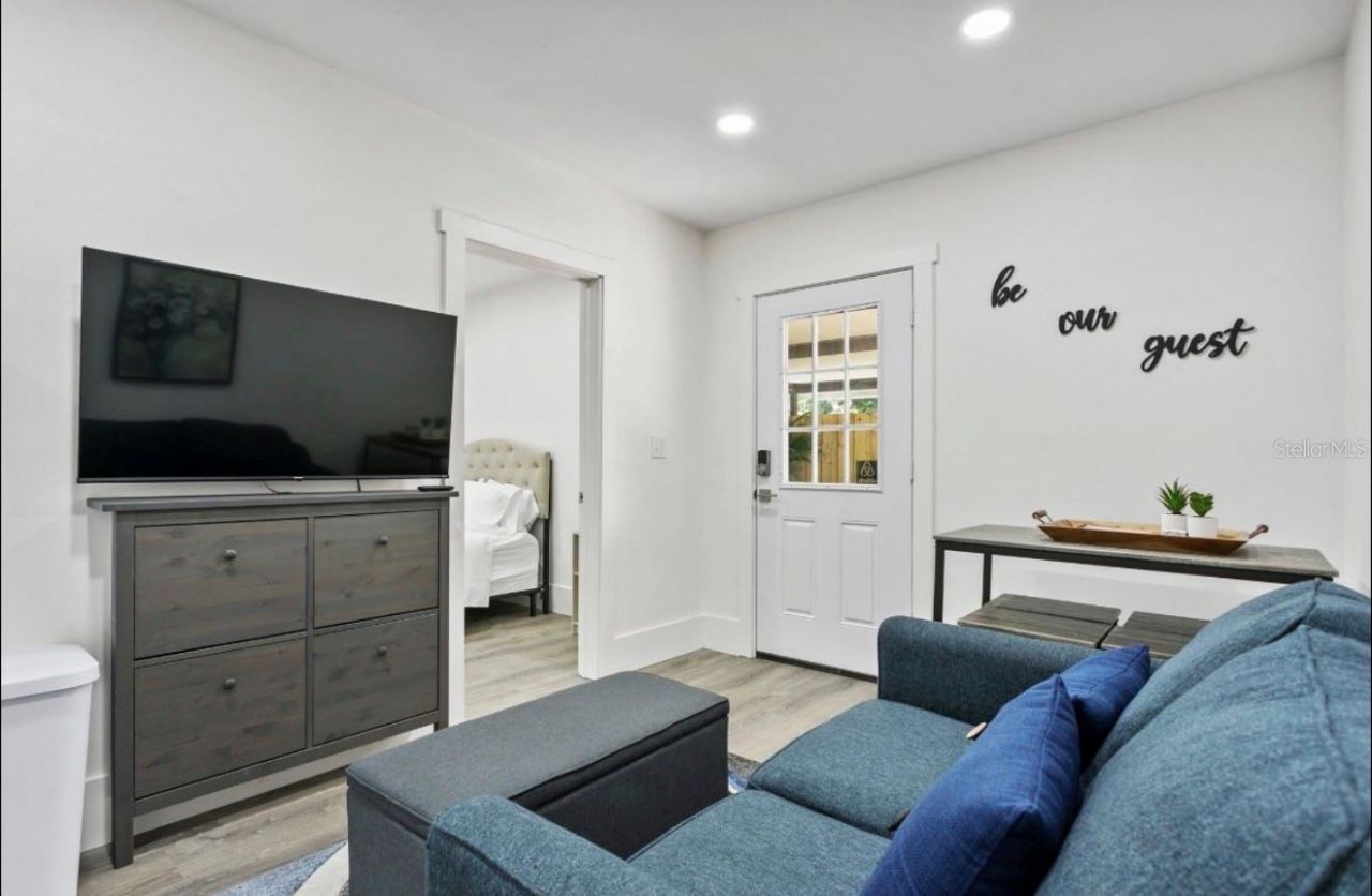 5202 N Seminole Avenue, Tampa, FL 33603 Photo