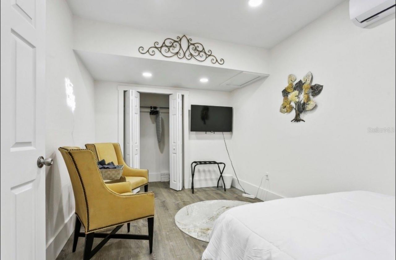5202 N Seminole Avenue, Tampa, FL 33603 Photo