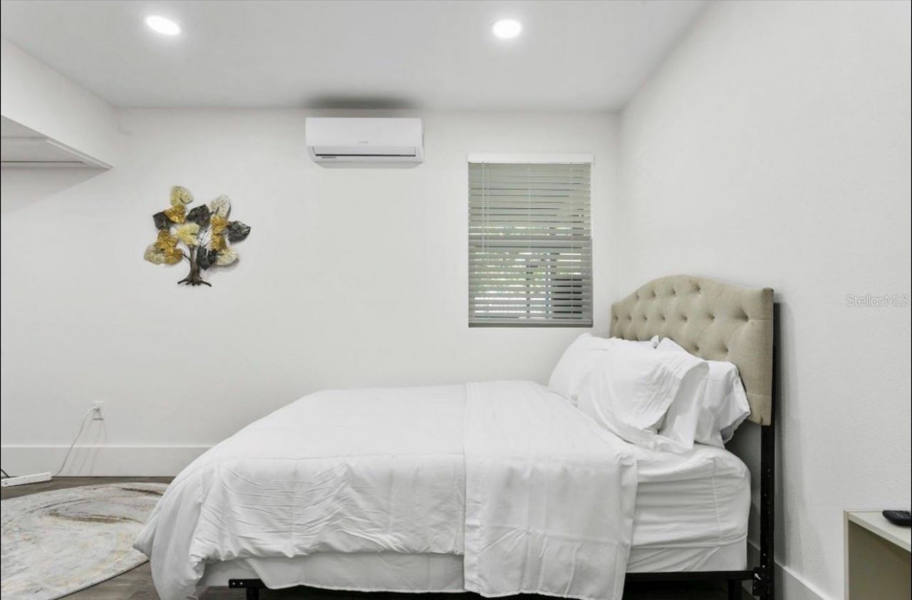 5202 N Seminole Avenue, Tampa, FL 33603 Photo