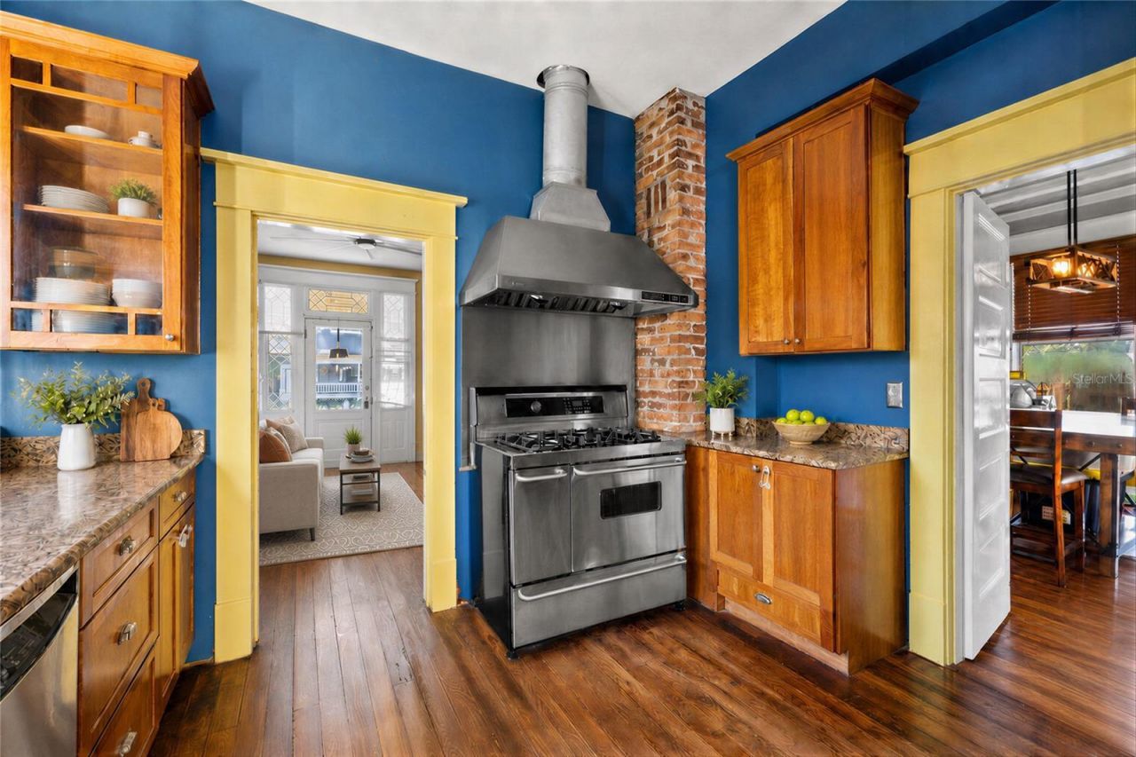 5202 N Seminole Avenue, Tampa, FL 33603 Photo