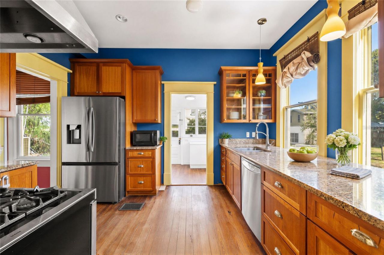 5202 N Seminole Avenue, Tampa, FL 33603 Photo