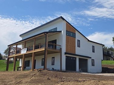 2390 Cambridge Drive, Plattsmouth, NE 68048