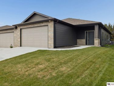 9855 Keystone Drive , Lincoln, NE 68516