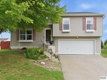 7517 N 111th Avenue , Omaha, NE 68142