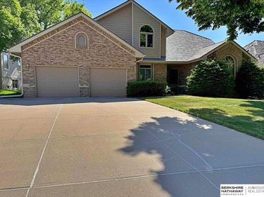 1612 S 155 Street, Omaha, NE 68144