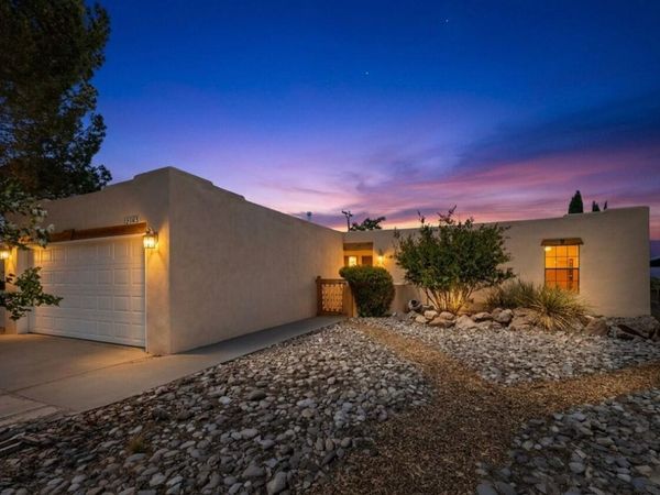 2705 Eastridge Drive NE, Albuquerque, NM 87112
