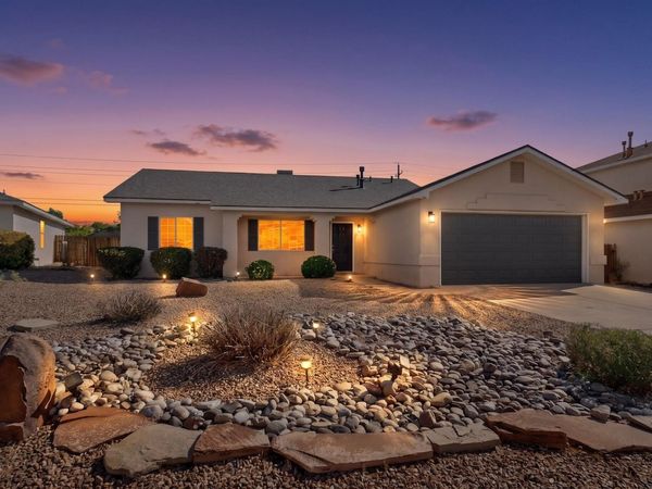 8115 Emerald Sky Avenue SW, Albuquerque, NM 87121