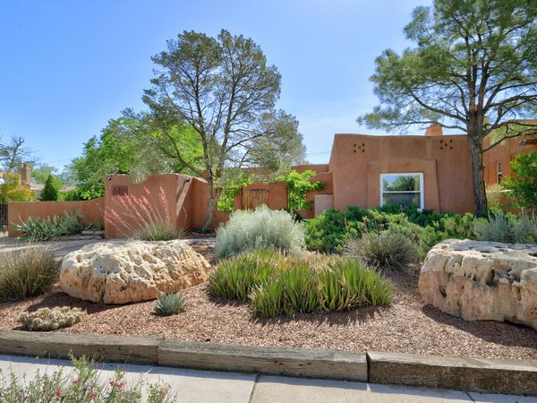 518 Hermosa Drive SE, Albuquerque, NM 87108