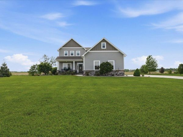 380 E Augustine Drive , Valparaiso, IN 46383