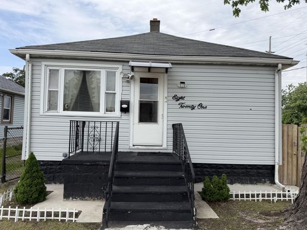 821 Huehn Street , Hammond, IN 46327