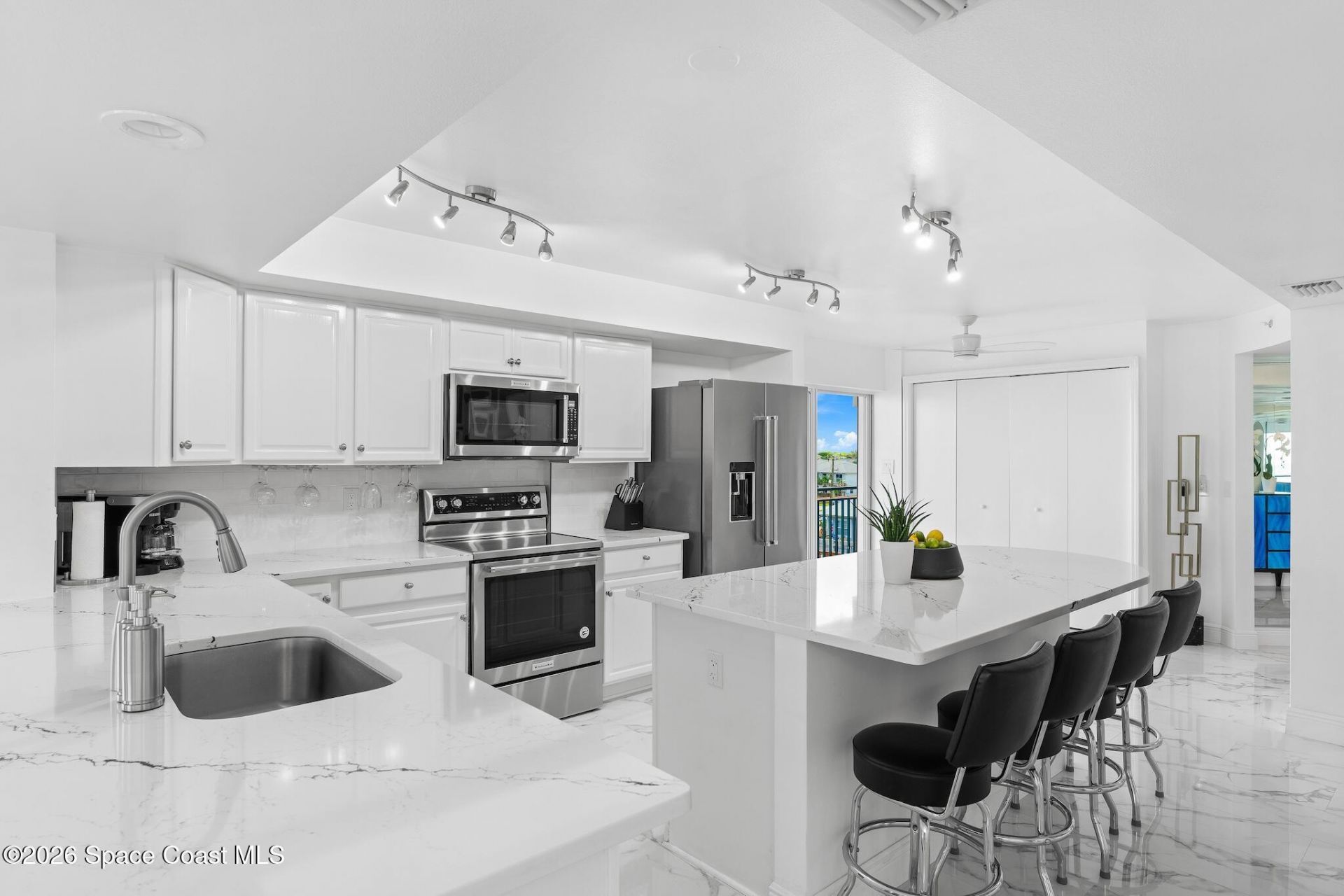 443 Johnson Avenue, Unit 402, Cape Canaveral, FL 32920 Photo