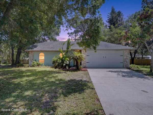 1569 Hayworth Circle NW, Palm Bay, FL 32907