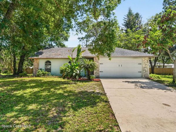 1569 Hayworth Circle NW, Palm Bay, FL 32907