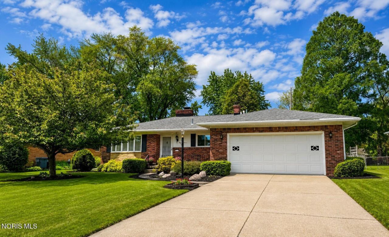 5855 Holly Glenn Drive, Toledo, OH 43612 Main Photo