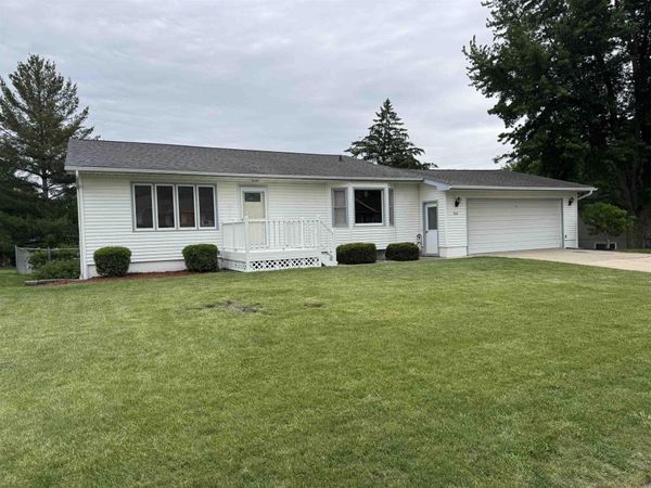 511 Ridgeway Street, Denver, IA 50622
