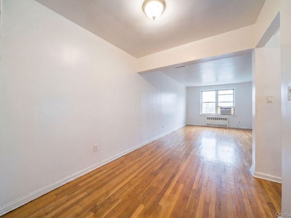 84-01 Main Street , Unit 618, Briarwood, NY 11435
