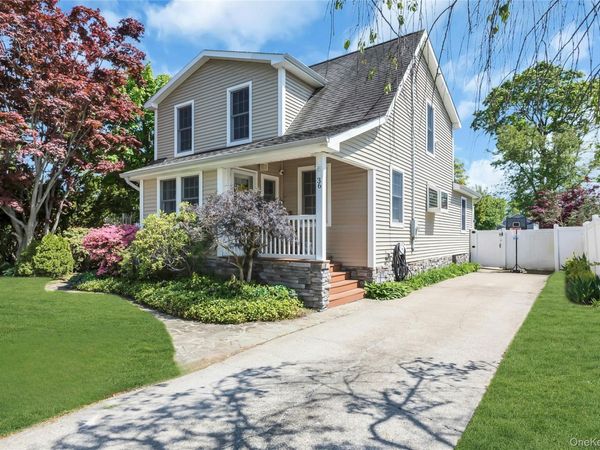 36 Richard Avenue , Islip Terrace, NY 11752