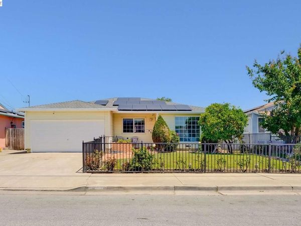 36122 Magellan Dr, Fremont, CA 94536