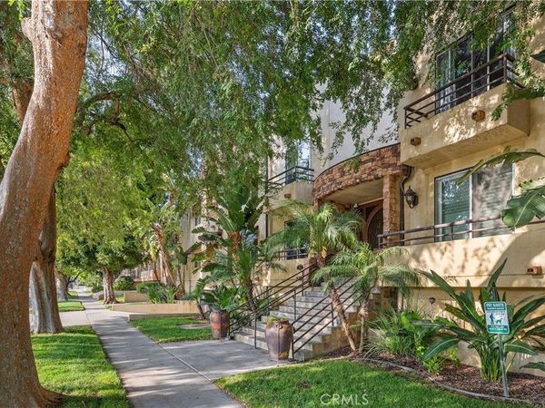 4128 Whitsett, Studio City, CA 91604