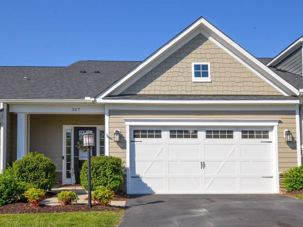 327 CLAIBOURNE RD, Crozet, VA 22932