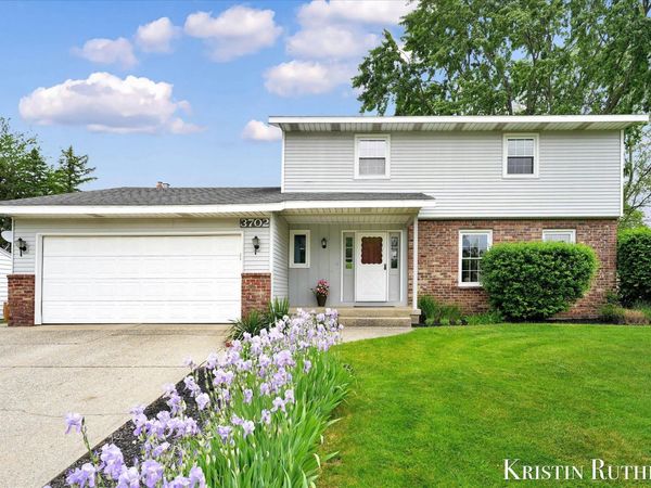 3702 Socorro Drive SW, Grandville, MI 49418