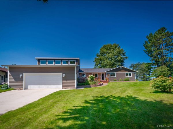 737 Lakewood Lane, Chocolay Twp, MI 49855