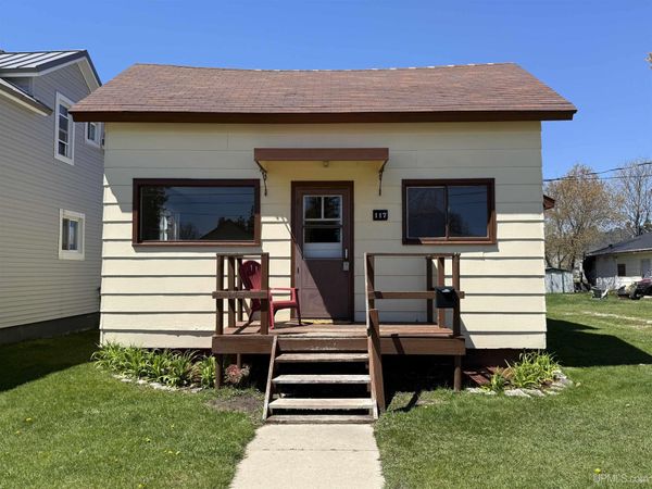 117 N Third Street, Manistique, MI 49854