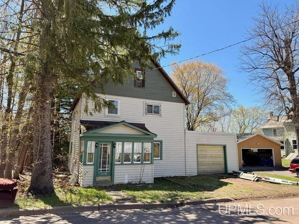 1116 Sigsbee Street, Hancock, MI 49930