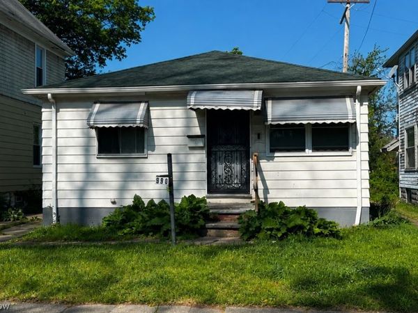 990 E 129th Street, Cleveland, OH 44108