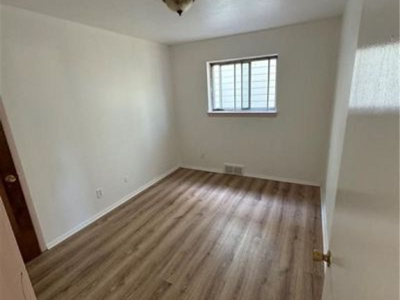 990 E 129th Street, Cleveland, OH 44108 Photo 2
