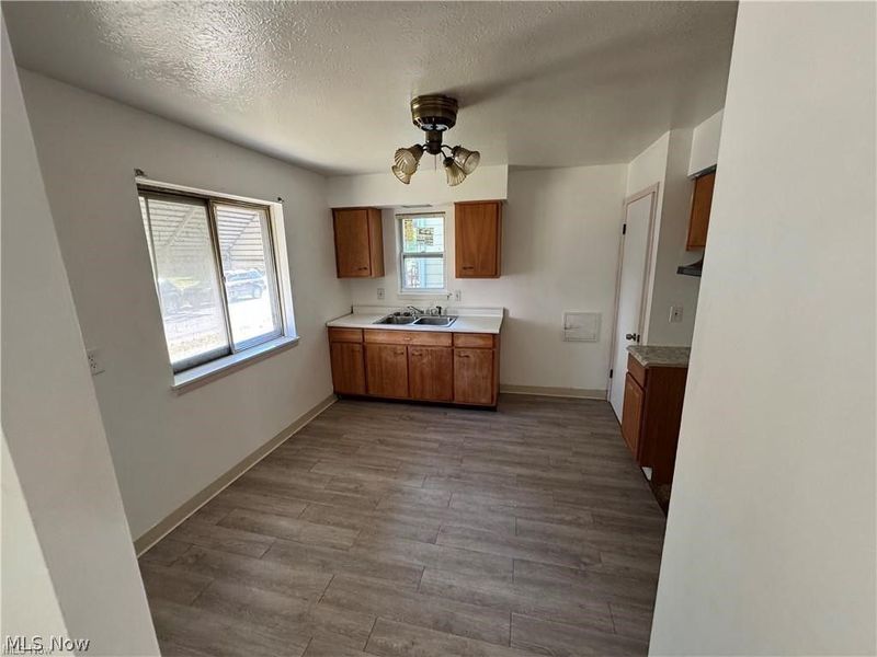 990 E 129th Street, Cleveland, OH 44108 Photo 6